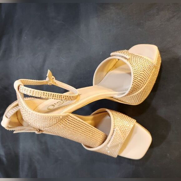 BRAND NEW OLIVIA JOHNSON BLOCK HEEL OPEN-TOE SANDAL - Picture 7 of 16